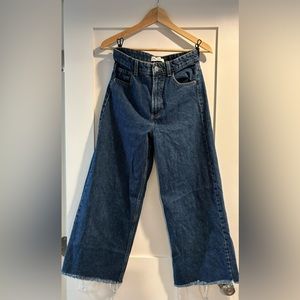 Zara Wide Leg High Waisted Ankle Jeans With Raw Hem Size 2